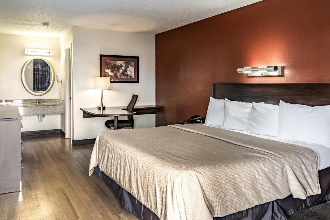 レッド ルーフ イン コロンバス テイラーズビル Taylorsville エクステリア 写真